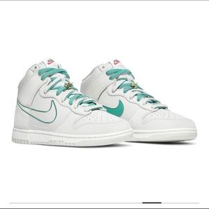 Dunk High SE 'First Use Pack - Green Noise'